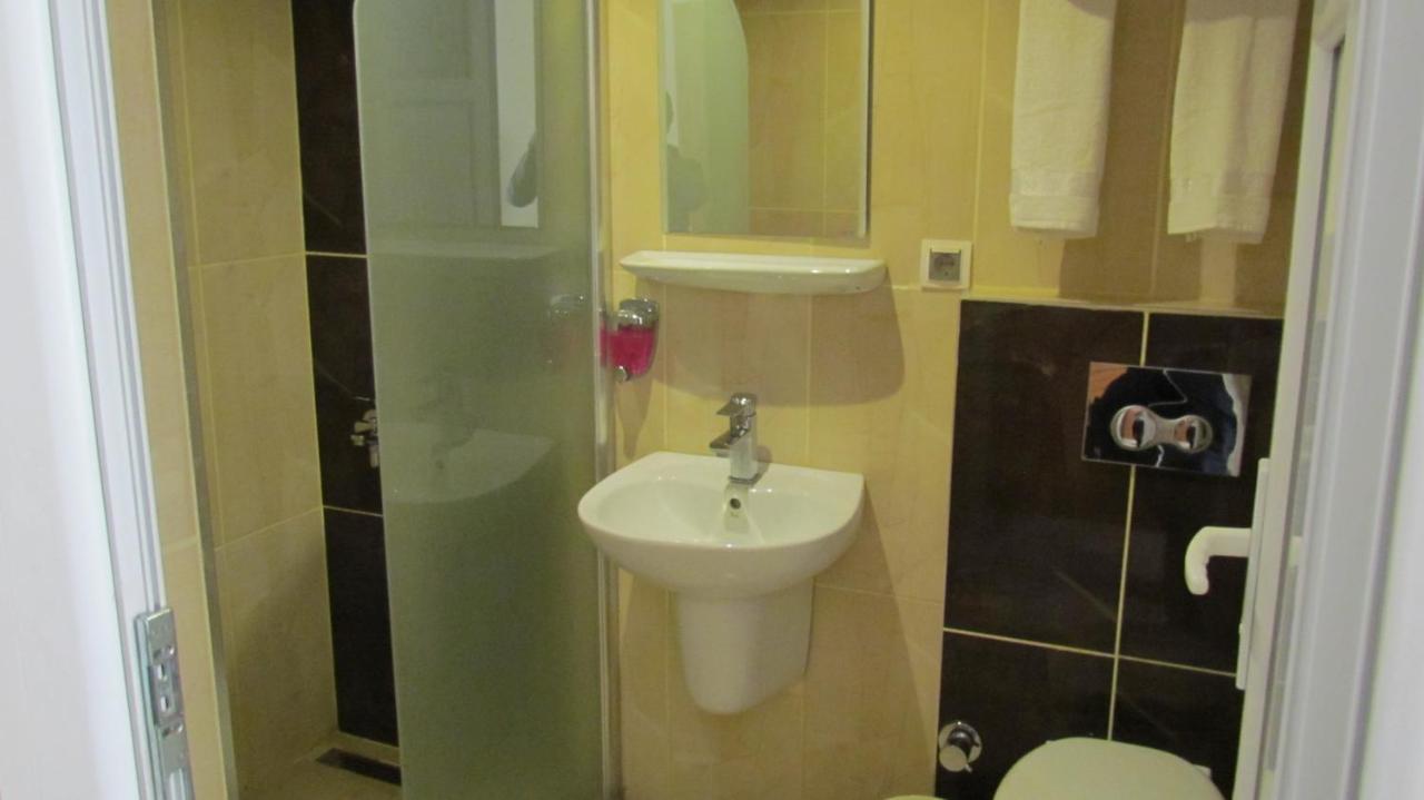 Dostlar Hotel 梅尔辛 外观 照片